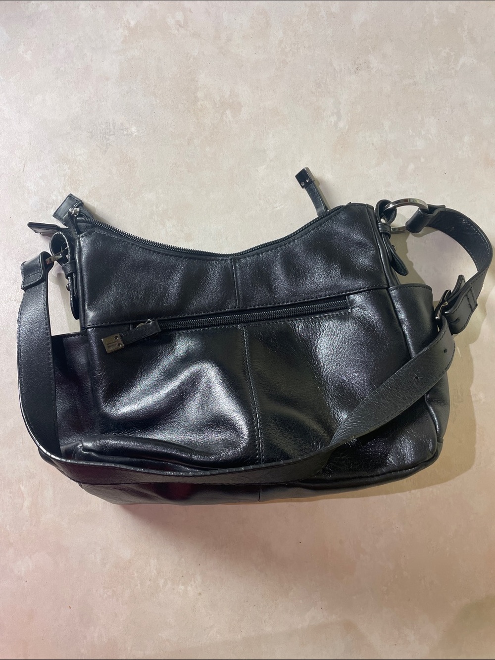 La Diva Black Zippered Crossbody Bag